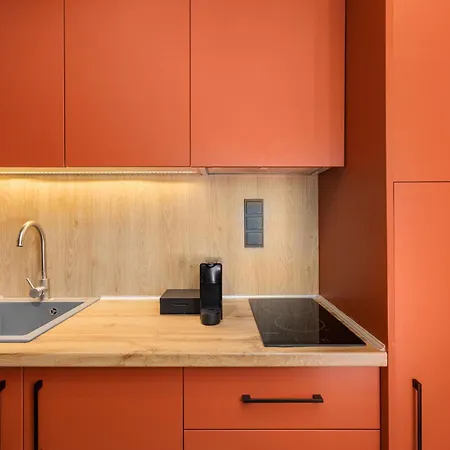 The 8 * بوليخرونو