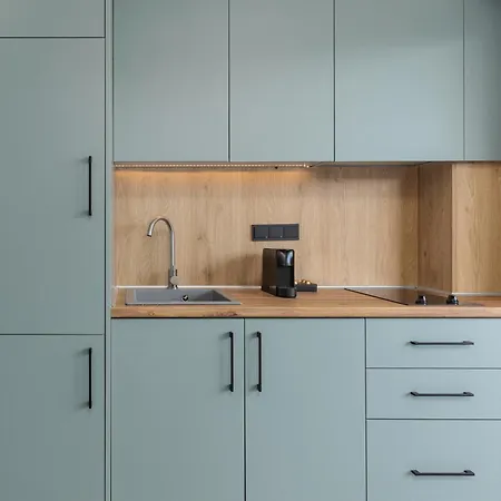 The 8 * פוליכרונו