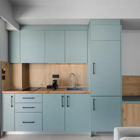 The 8 * Πολύχρονο