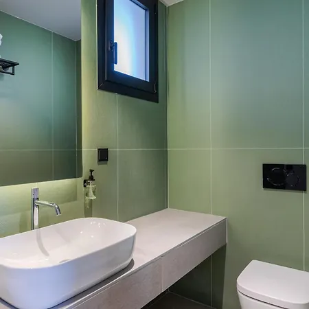 The 8 * بوليخرونو