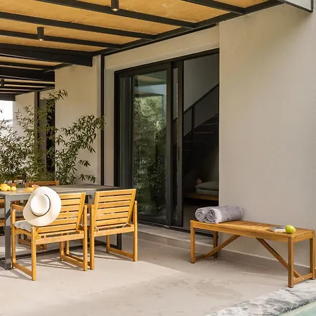 The 8 شقة بوليخرونو