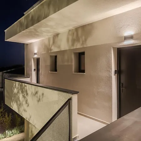 Apartment The 8 Polychrono