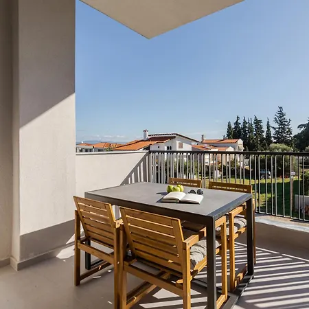 Apartment The 8 Polychrono