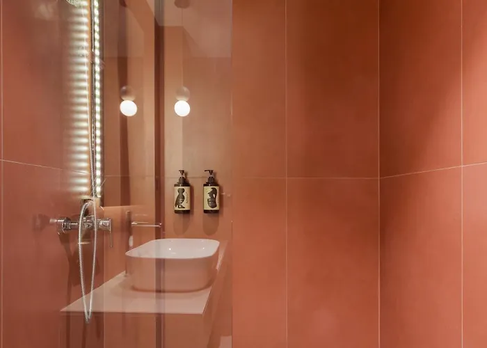 The 8 Apartamento Polychrono