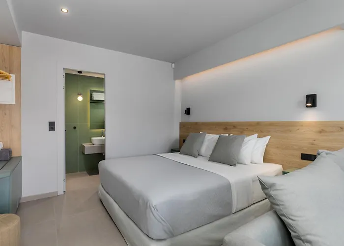 The 8 Apartamento Polychrono